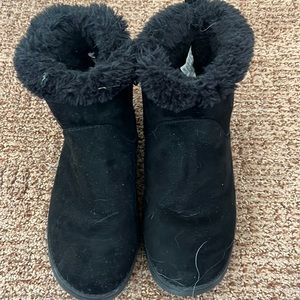 Cat & Jack fuzzy boots